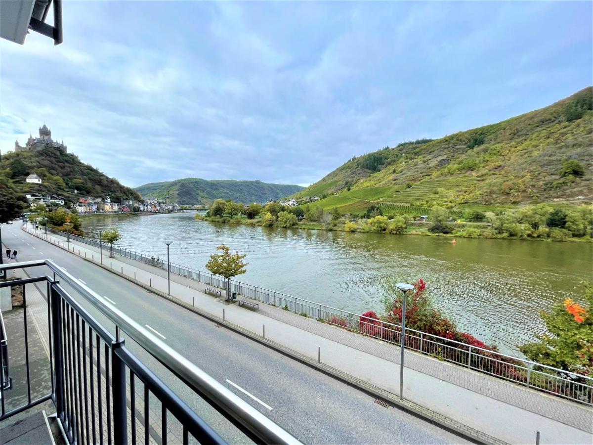 Moselpromenade Villa Moselufer, Panorama & Burg Cochem Blick, Netflix, Balkon Екстер'єр фото