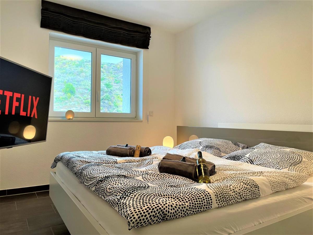 Moselpromenade Villa Moselufer, Panorama & Burg Cochem Blick, Netflix, Balkon Екстер'єр фото